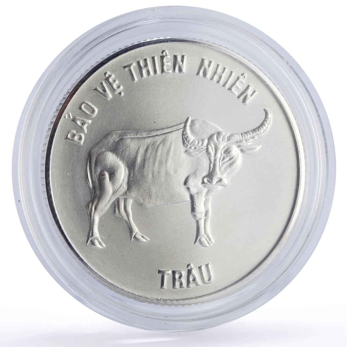 Vietnam 100 dong Buffalo Bull Wildlife Conservation Fauna silver coin 1986